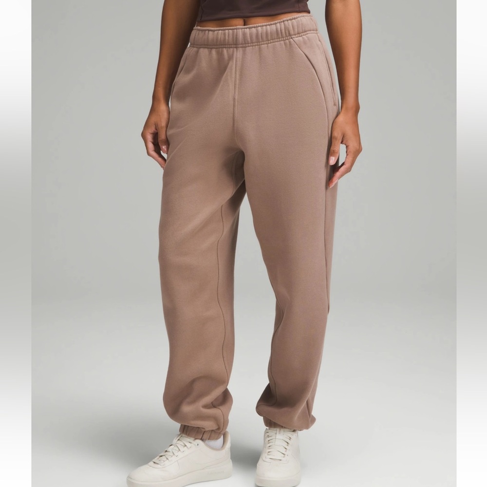 EUC lululemon scuba jogger S taupetastic